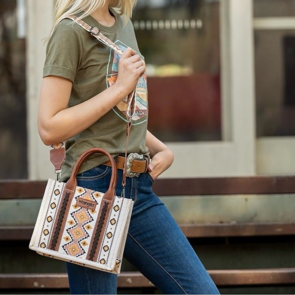 Wrangler Tote Bag Aztec Print Boho Brown Southwestern Faux Leather Zipper Pocket - Picture 2 of 12